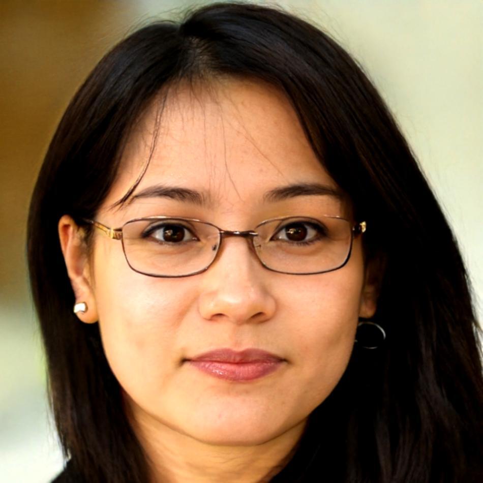 Dr. Sarah Richmond, Business Strategy Expert